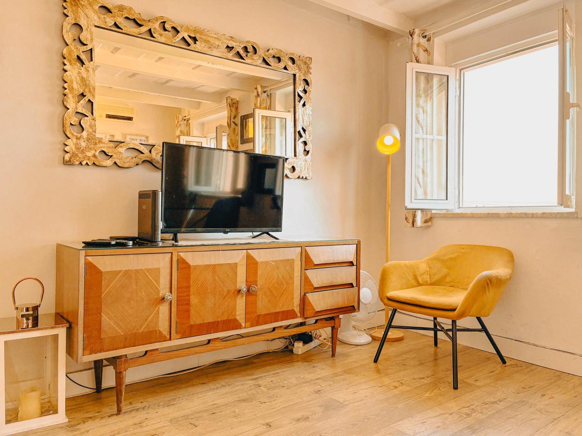 Alfama - With River View Apartment